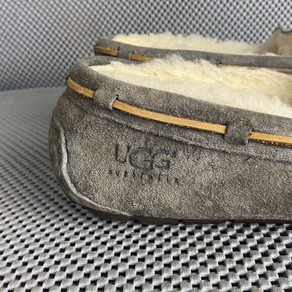 Ugg Dakota Moccasins Slippers Loafers Womens Size 10 Gray Leather Sheepskin - Picture 9 of 15